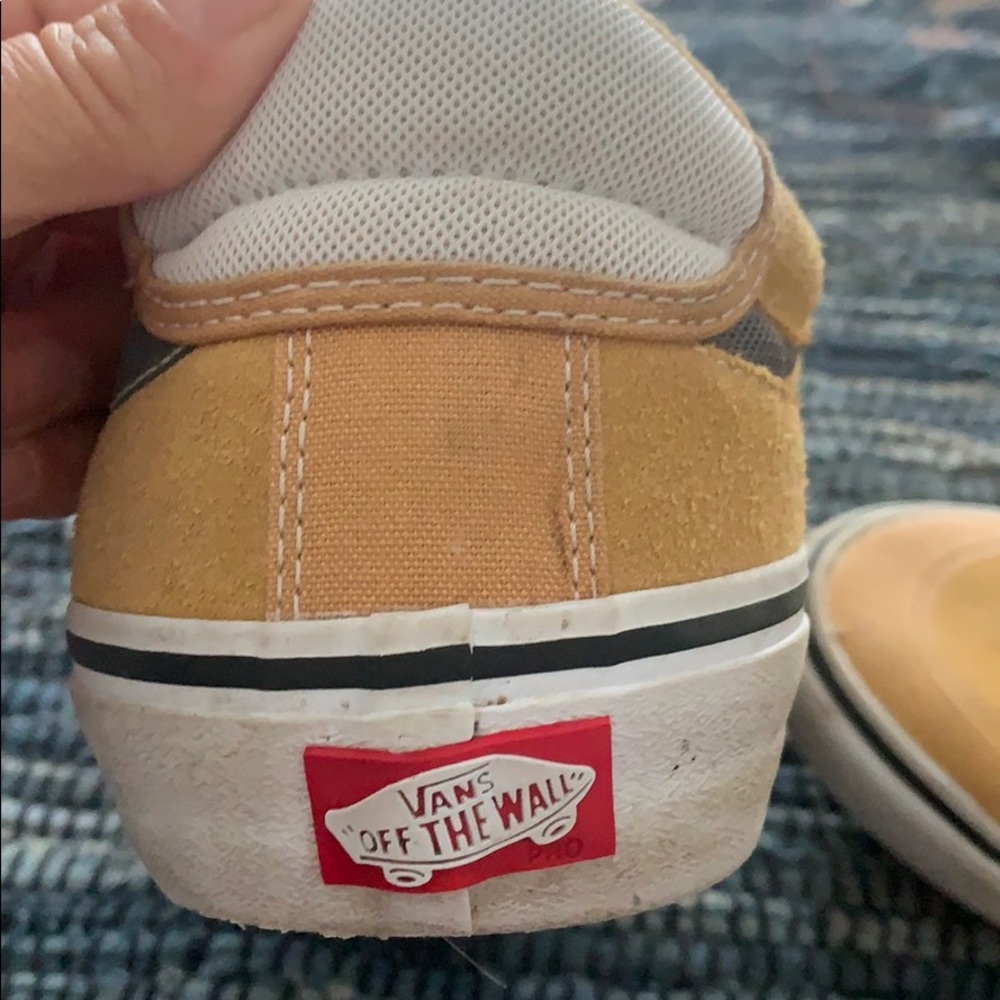 Vans - Picture 2 of 5